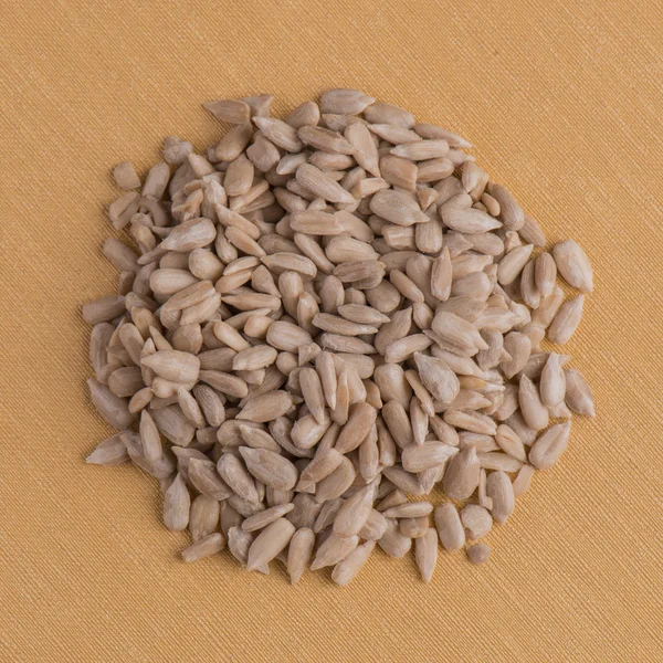 Círculo de sementes de girassol descascadas — Fotografia de Stock