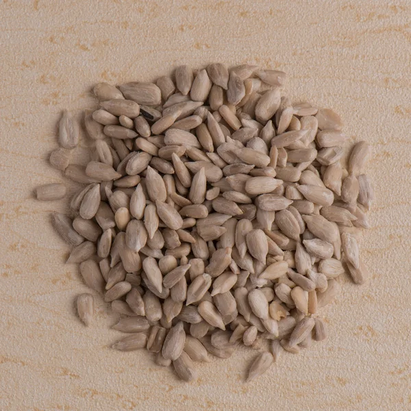 Círculo de sementes de girassol descascadas — Fotografia de Stock