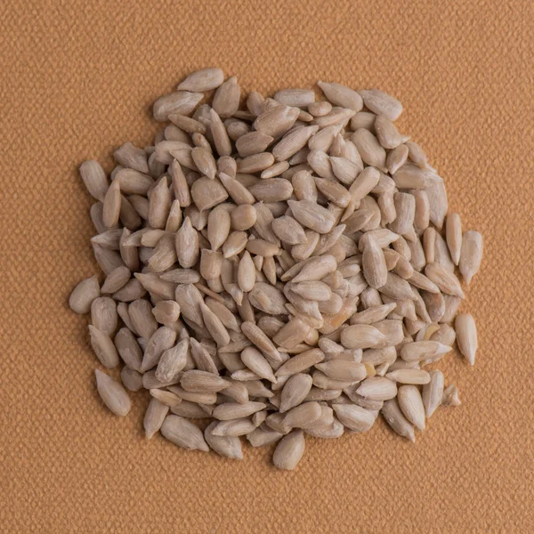 Circle of shelled sunflower seeds — Stock Photo, Image