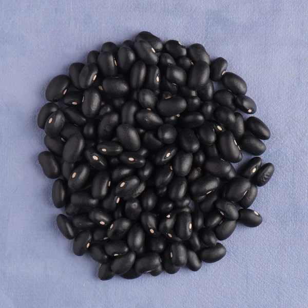 Circle of black beans — Stock Photo, Image