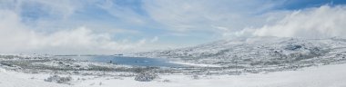 Dağ gölü, Serra da Estrela, Portekiz