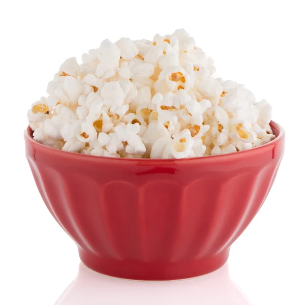 Popcorn in una ciotola rossa — Foto Stock