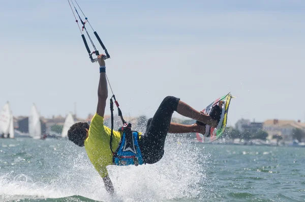 Paulo Azevedo kitesurfen — Stockfoto