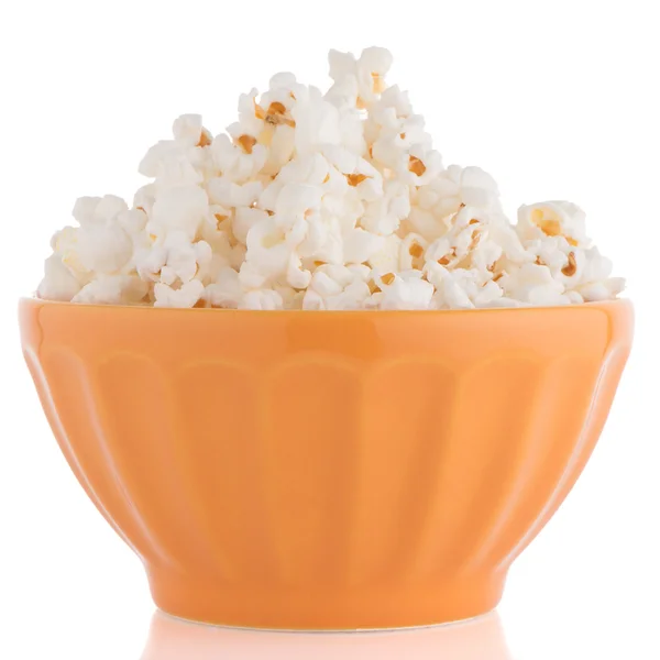 Popcorn in una ciotola arancione — Foto Stock