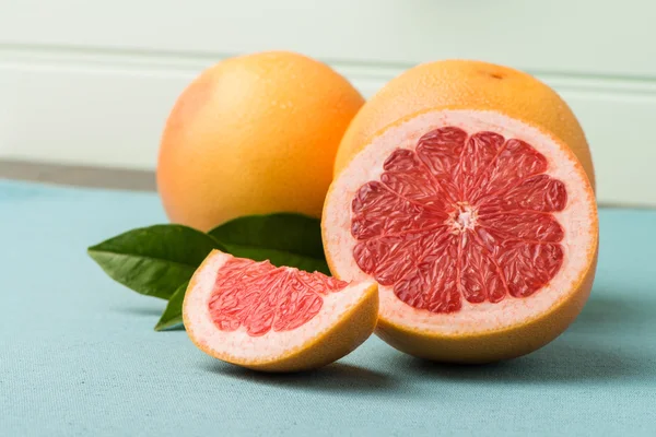 Ripe grapefruit — Stock Photo, Image