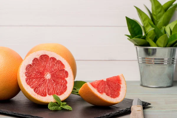 Ripe grapefruit — Stock Photo, Image