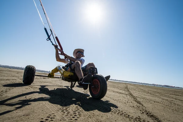 Ralph Hirner montando un kitebuggy —  Fotos de Stock