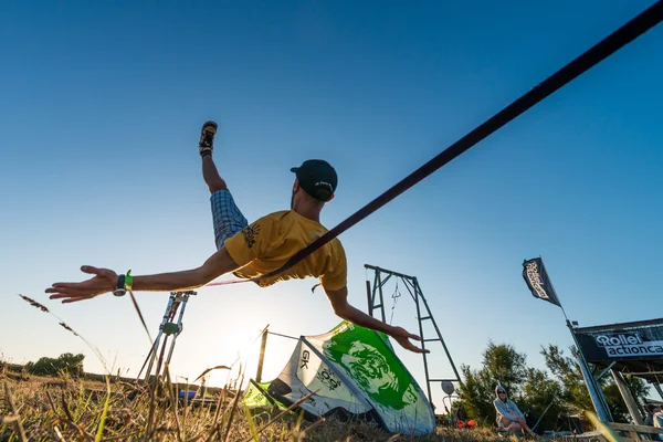 Andre antunes rendimiento de Slackline —  Fotos de Stock