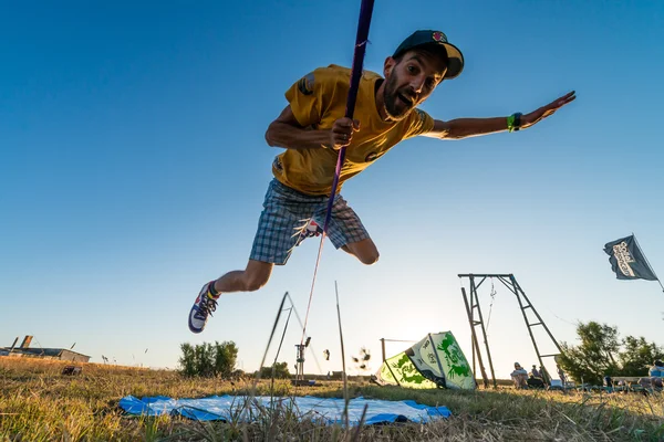 Andre antunes rendimiento de Slackline —  Fotos de Stock