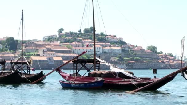 Râul Douro și bărcile tradiționale — Videoclip de stoc