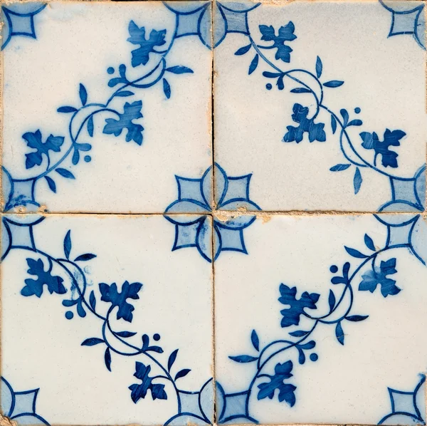 Azulejos tradicionales esmaltados portugueses — Foto de Stock