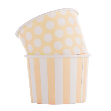 Tek kullanımlık kağıt bardak