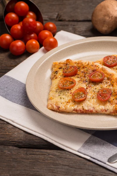 Nahaufnahme von italienischer Pizza — Stockfoto
