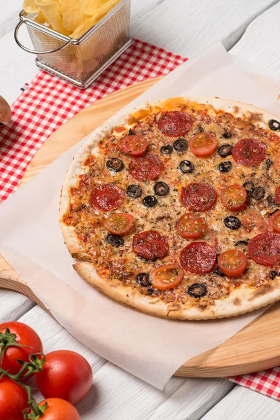 Nahaufnahme von italienischer Pizza — Stockfoto