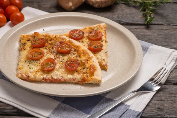 Nahaufnahme von italienischer Pizza — Stockfoto