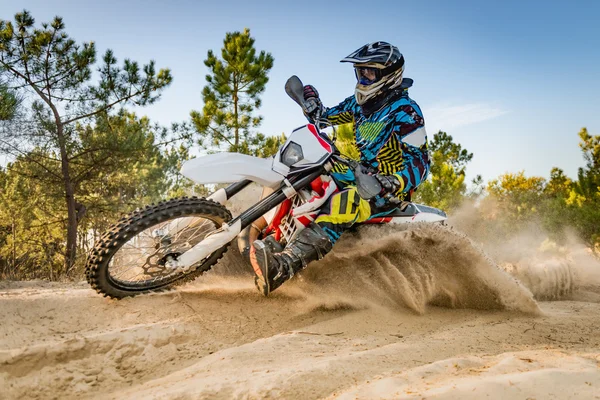 Enduro kerékpár lovas — Stock Fotó