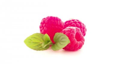 Olgun ahududu yaprağı