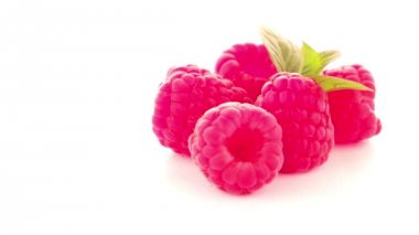 Olgun ahududu yaprağı