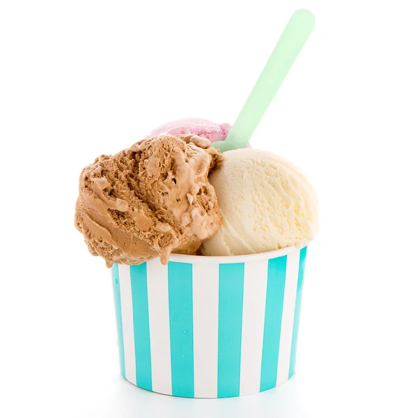 Ice cream scoop in papier beker — Stockfoto