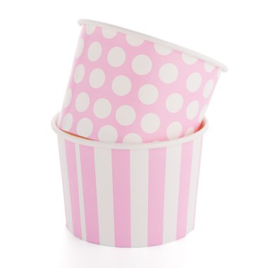 Tek kullanımlık kağıt bardak