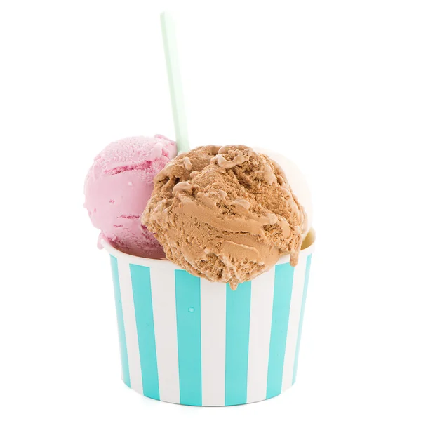 Cuchara de helado en taza de papel — Foto de Stock