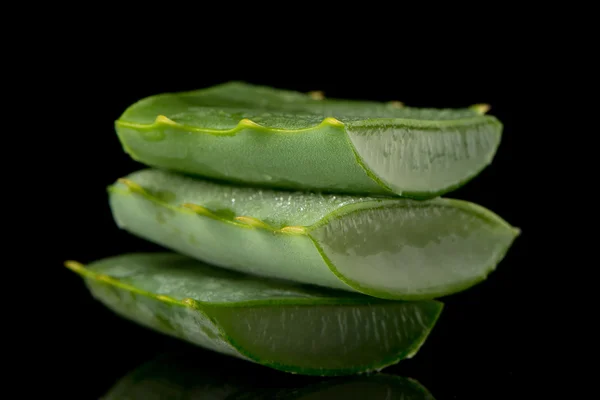 Skivad aloe leaf — Stockfoto