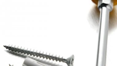 Tornavida, vida ve plastik dübeller