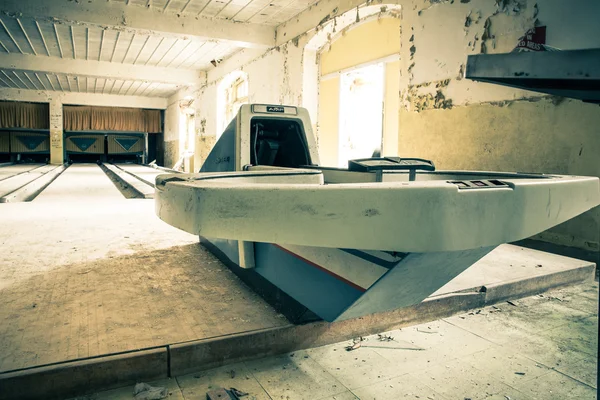 Abandoned Bowling Alley — Stock Photo, Image