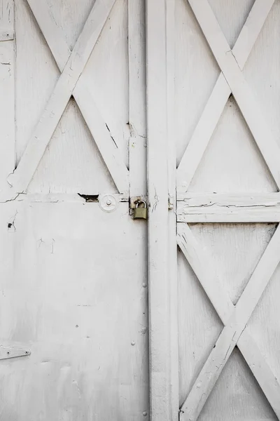 Porta do celeiro Branco — Fotografia de Stock