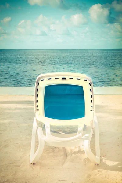 Beach Lounge Chair — Stock Photo, Image