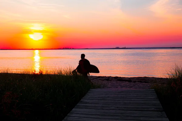 Surfista al tramonto — Foto Stock