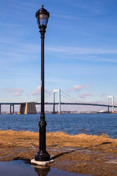 ニューヨークのThrogs Neck Bridge Long Island Soundベイサイド クイーンズからブロンクス方面へ — ストック写真