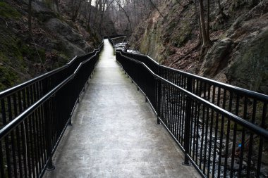 New York 'taki tarihi Croton Su kemeri manzarası Ossining Greenway' den görüldü
