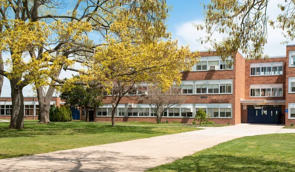 Vista Exterior Típico Edificio Escolar Americano — Foto de Stock