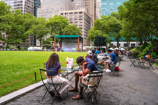 Νέα Υόρκη Ιουνίου 2021 Σκηνή Από Ιστορικό Bryant Park Στο — Φωτογραφία Αρχείου