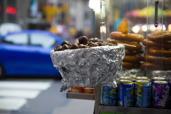 NYC eten winkelwagen kastanjes — Stockfoto