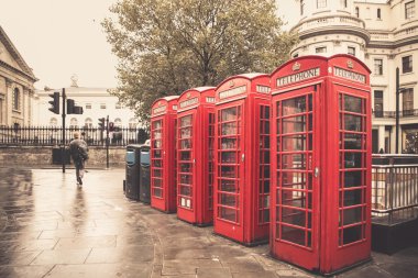 Londra kırmızı telefon kutusu
