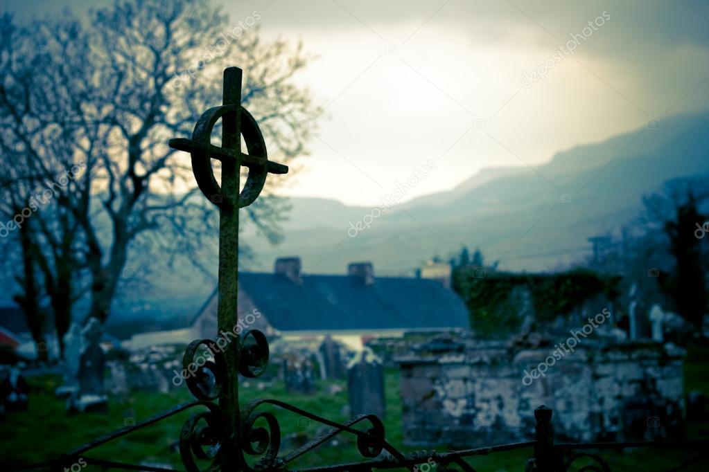 Cross Ireland Cemetery