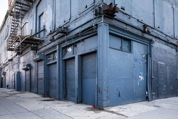 Abandoned Blue Building — Stock Photo, Image