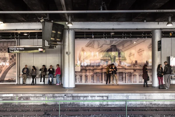 Stazione della metropolitana di Parigi — Foto Stock