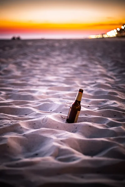 Beer Bottle  Beach — Stock Photo, Image