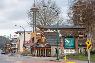Gatlinburg, Tennessee - 19 Şubat 2026: Smoky Dağları 'ndaki popüler turistik şehir Gatlinburg Tennessee' nin sokak manzarası