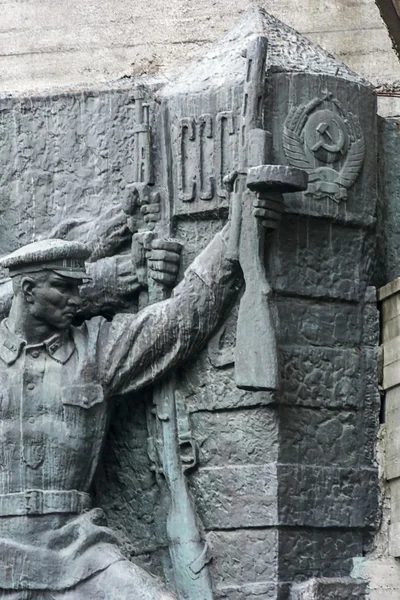 Statyer från War Memorial i Kiev — Stockfoto