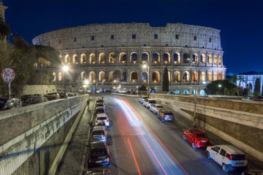 Roma, İtalya - 03 Ekim 2018 Via degli Annibaldi, Roma 'dan Kolezyum manzarası.
