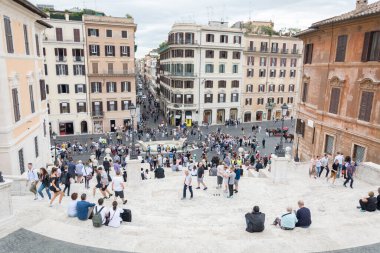 Roma, İtalya - 4 Ekim 2018: Piazza di Spagna ve Via Condotti, Roma