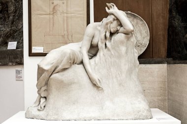 Roma, İtalya - 4 Ekim 2018: Pietro Canonica, Roma 'daki ev müzesinde güzel bir heykel