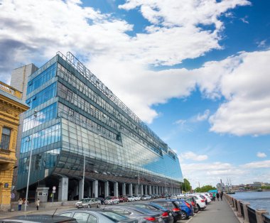 PETERSBURG, RUSSIA - 30 Mayıs 2017: Petrogradskaya Çağdaş Binası 34b, St. Petersburg, Rusya