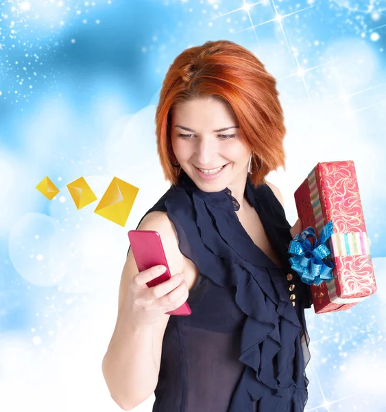 Nieuwjaar e-mailbericht van gelukkig vrouw — Stockfoto