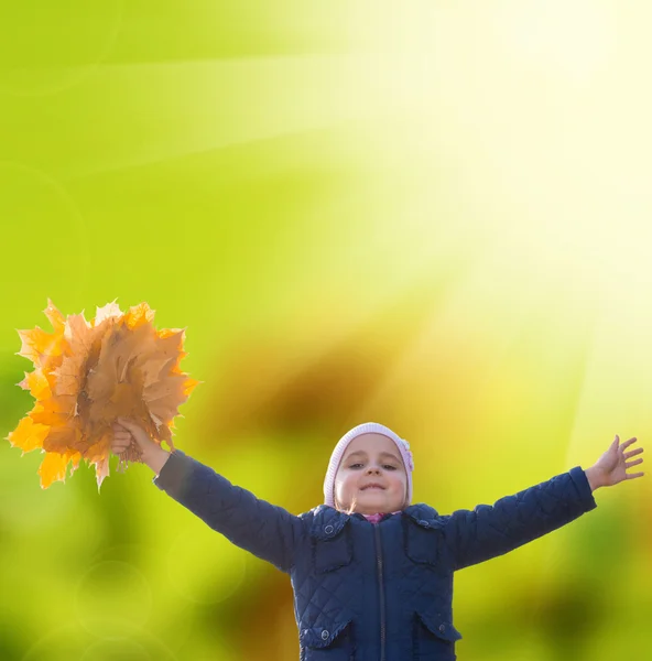 Girl and autumn — Stock Photo, Image