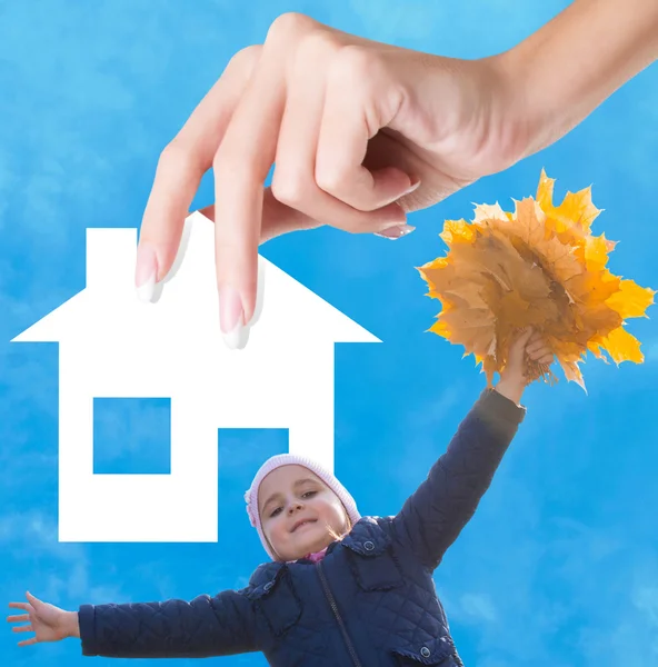 New house for family happy little girl — Stock Photo, Image
